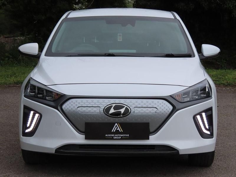 Used Hyundai Ioniq Premium 100 kW (136 HP) 2023 White Hatchback