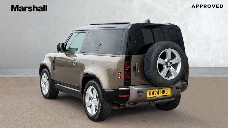 Usado Land Rover Defender HSE Dynamic 350 HP (257 kW) 2024 Castanho SUV