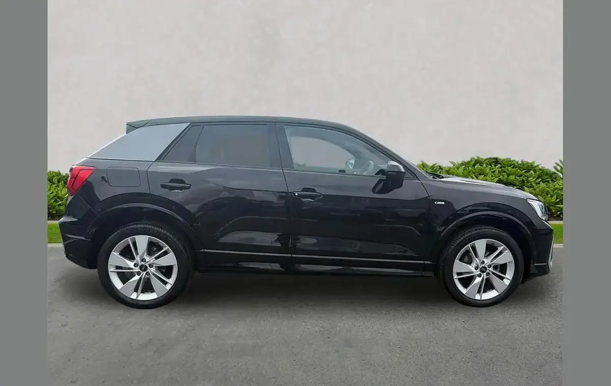 Used Audi Q2 S-Line 190 HP (139 kW) 2024 Black SUV