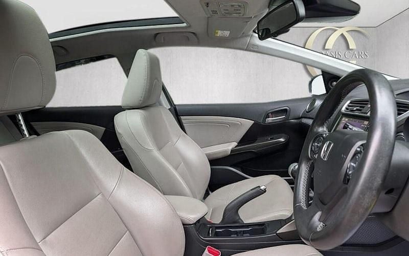 Begagnad Honda Civic SR 120 HK (88 kW) 2016 Silver Halvkombi
