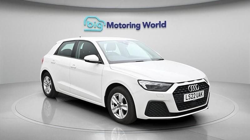 Used Audi A1 Sportback 95 HP (69 kW) 2022 White Hatchback