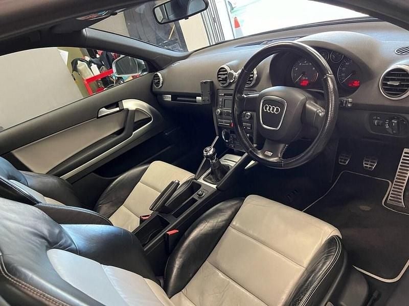 Begagnad Audi S3 Sportback Basis 262 HK (192 kW) 2008 Silver Halvkombi