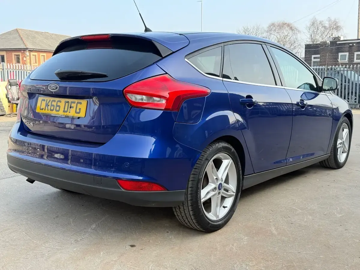 Used Ford Focus Titanium 2016 Blue Hatchback