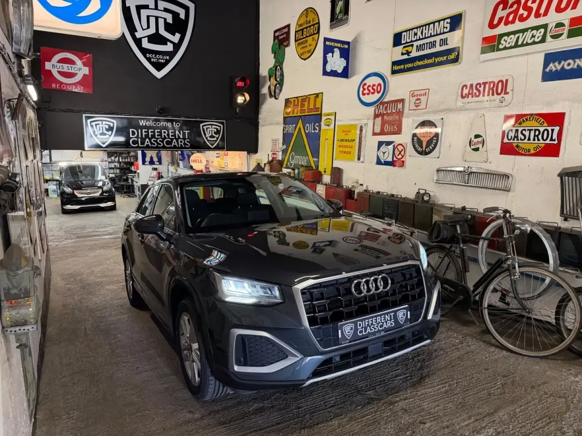 Begagnad Audi Q2 Sport 150 HK (110 kW) 2021 Grå SUV