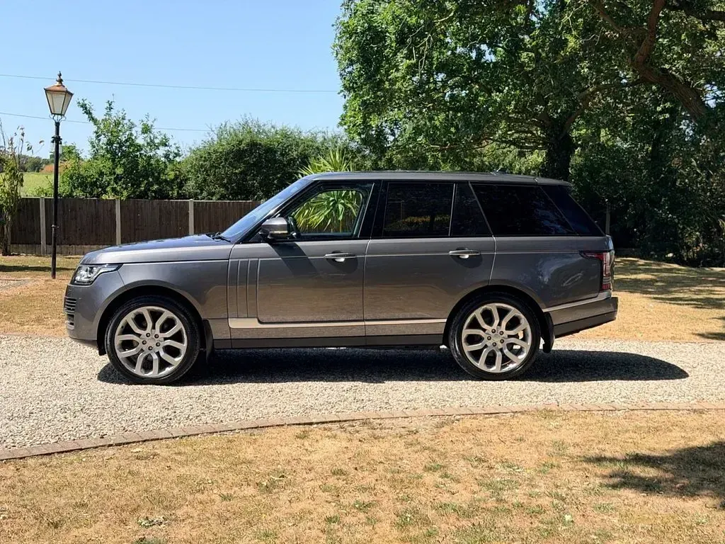 Used Land Rover Range Rover Vogue SE 306 HP (225 kW) 2016 Grey SUV