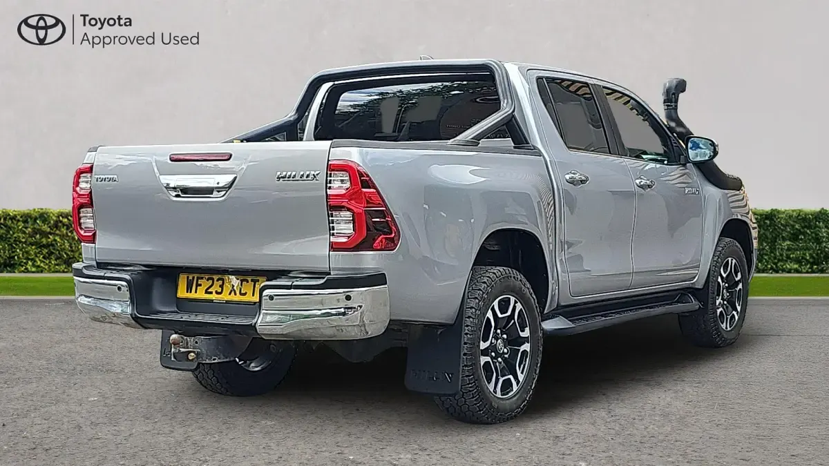 Used Toyota HiLux 204 HP (150 kW) 2023 Silver blade Pickup
