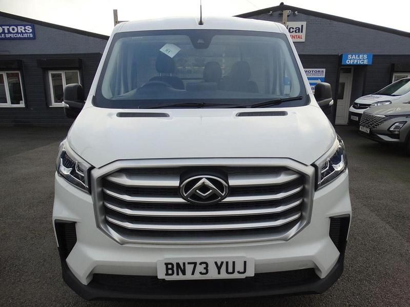 Used Maxus V90 147 HP (108 kW) 2023 White Van
