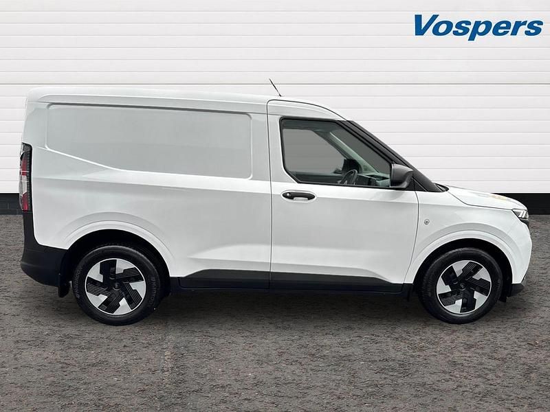 Used Ford Transit Trend 100 kW (136 HP) 2025 White Van