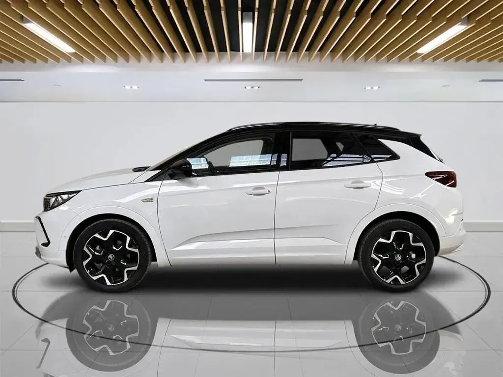Used Vauxhall Grandland X Ultimate 130 HP (95 kW) 2023 White SUV