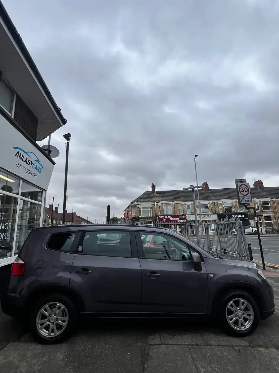 Used Chevrolet Orlando LT 2012 Grey MPV
