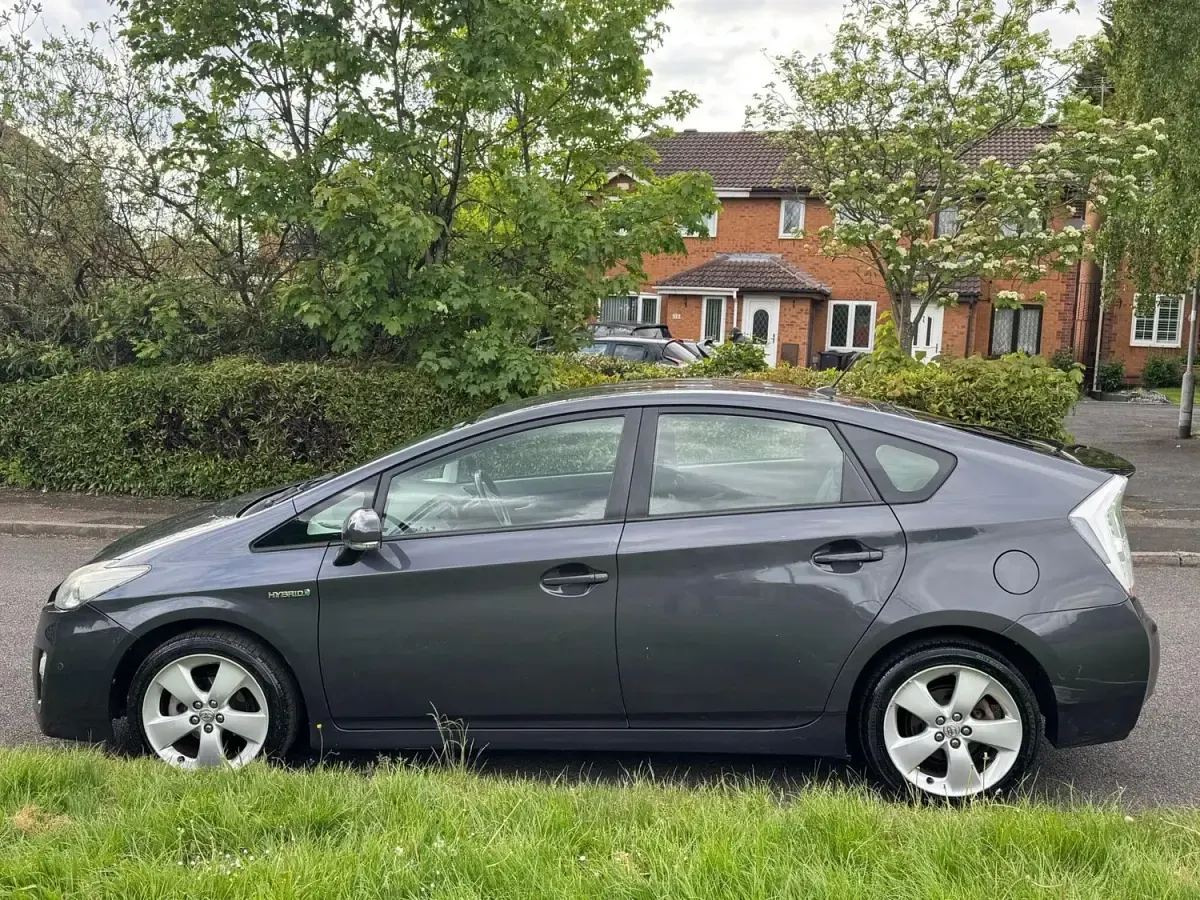 Usado Toyota Prius 2011 Cinzento Citadino