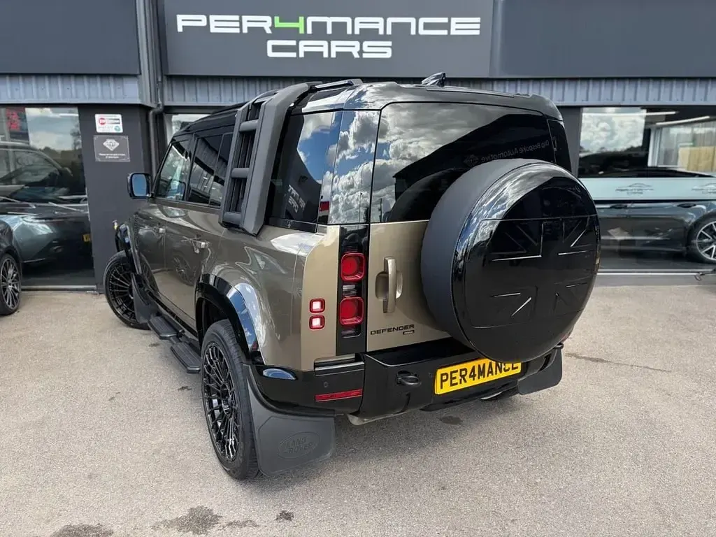 Usado Land Rover Defender HSE Dynamic 300 CV (220 kW) 2021 Marrón SUV