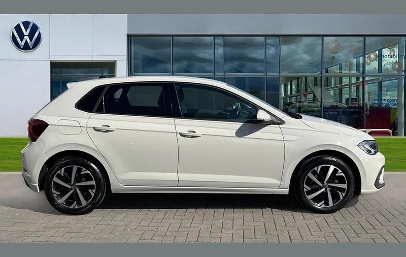Used VW Polo Life 95 HP (69 kW) 2023 Ascot grey Hatchback