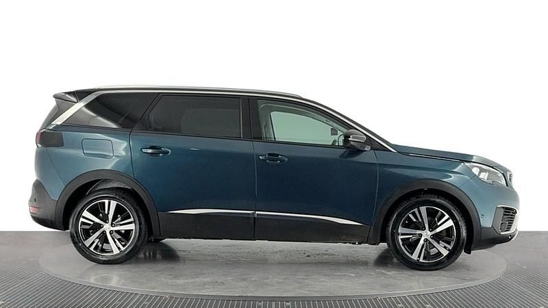 Used Peugeot 5008 Allure 120 HP (88 kW) 2017 Green Hatchback