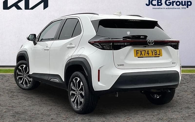 Used Toyota Yaris Hybrid Design 116 HP (85 kW) 2025 Estate