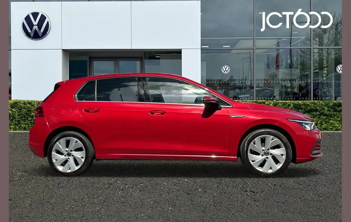 Used VW Golf VIII Style 130 HP (95 kW) 2022 Red Hatchback