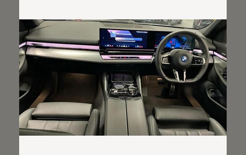 Used BMW 530e M Sport 295 HP (216 kW) 2025 Black Estate