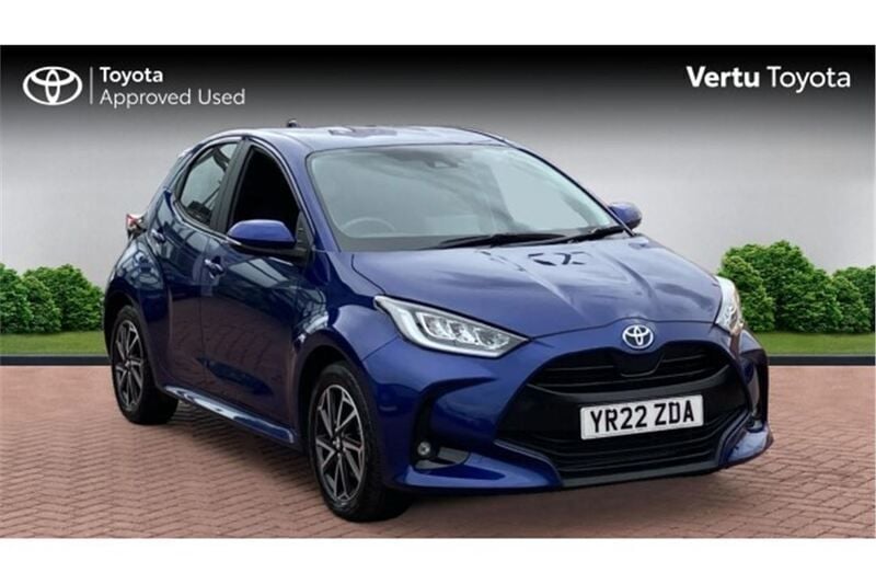 Blue Used 2022 Toyota Yaris Hybrid Design Hatchback | £16,119 (Good price) - Image 1/4