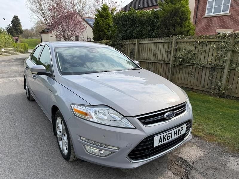 Used Ford Mondeo Titanium 115 HP (84 kW) 2011 Silver Hatchback