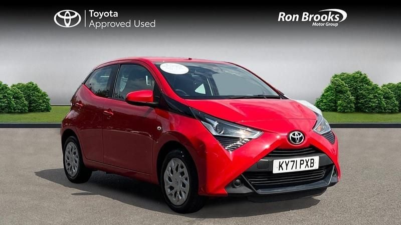 Red Used 2021 Toyota Aygo X-play Hatchback | £9,125 (Good price) - Image 1/4