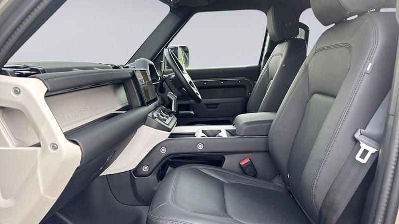 Used Land Rover Defender SE Dynamic 2025 Silver SUV