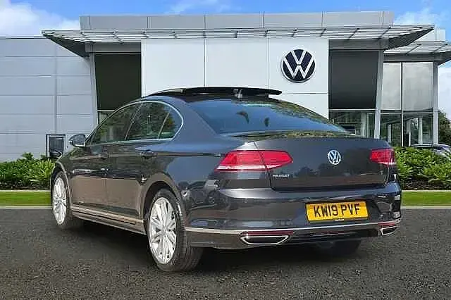Used VW Passat R-line 150 HP (110 kW) 2019 Grey Sedan