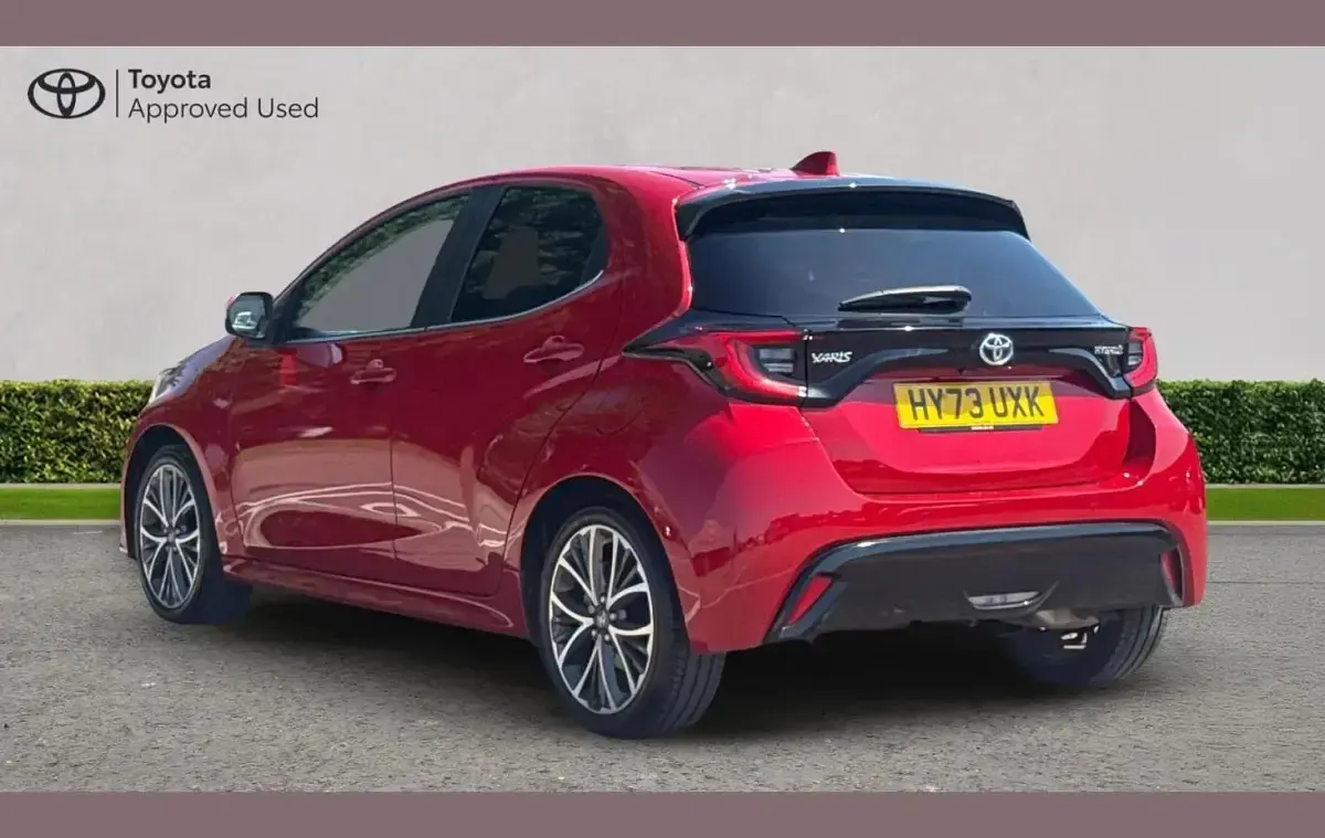 Used Toyota Yaris 113 HP (83 kW) 2023 Red Hatchback