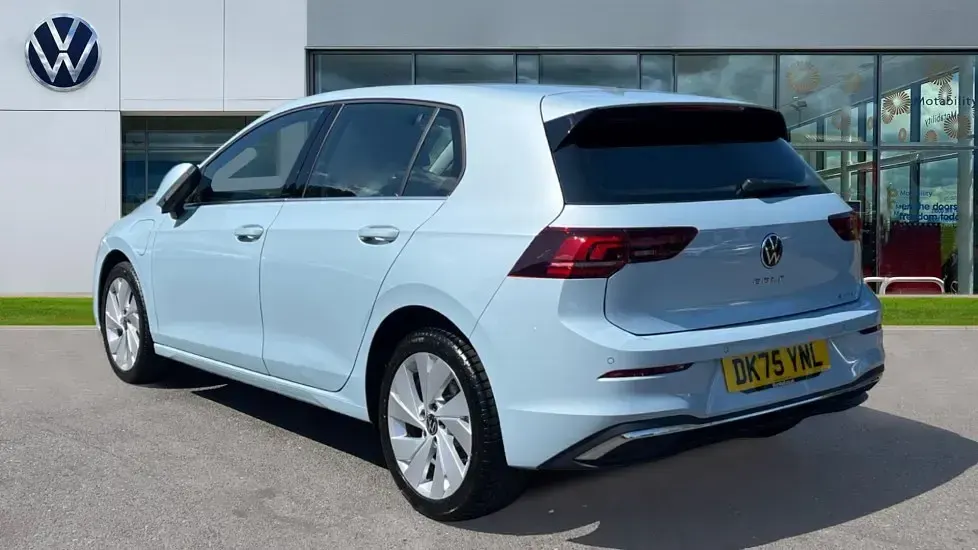 Used VW Golf VIII Style 204 HP (150 kW) 2025 Crystal ice blue metallic