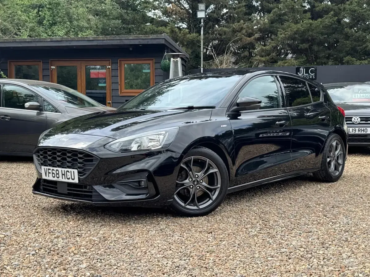 Used Ford Focus ST-Line 125 HP (91 kW) 2019 Black Hatchback