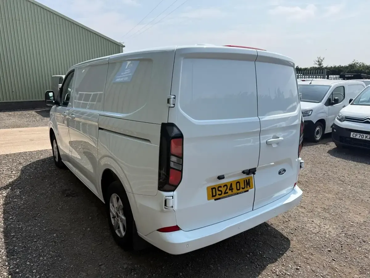 Used Ford Transit Custom Limited 136 HP (100 kW) 2024 White Van