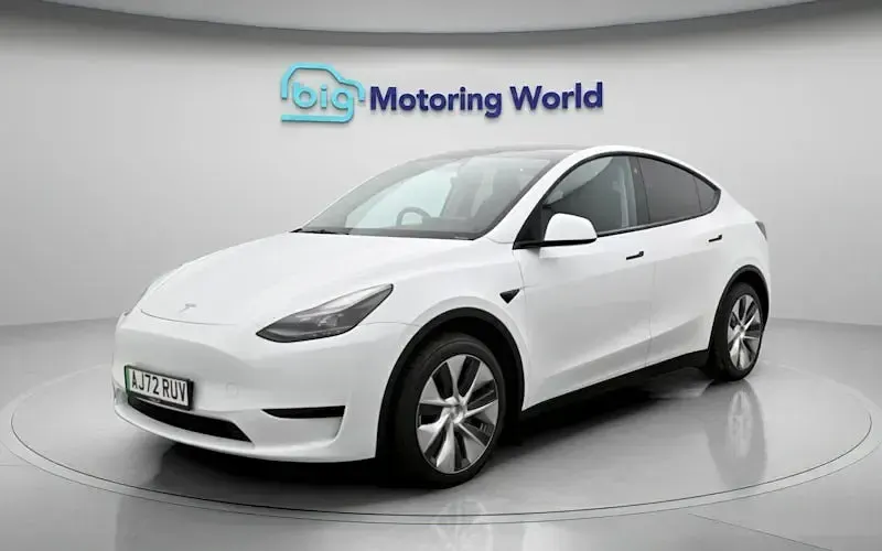 Used Tesla Model Y Standard Range 219 kW (299 HP) 2024 SUV