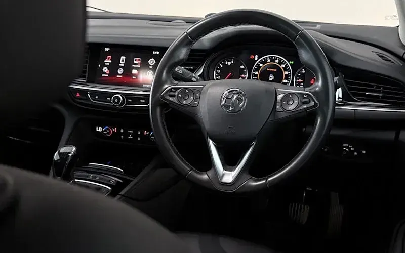 Used Vauxhall Insignia Elite 170 HP (125 kW) 2017 Grey Estate