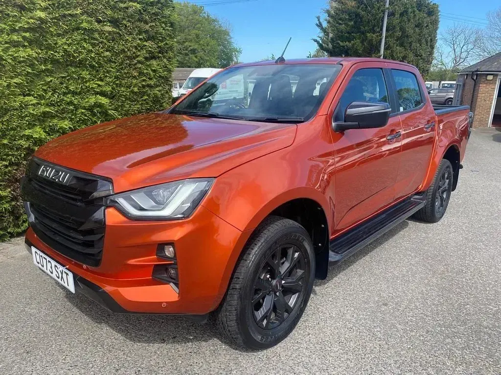 Used Isuzu D-Max 2023 Orange Pickup