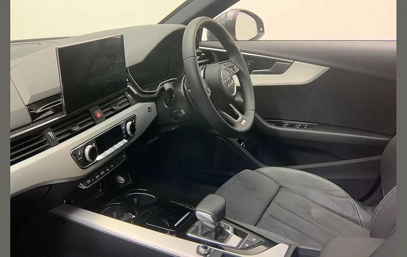Used Audi A4 S-Line 147 HP (108 kW) 2024 Grey Sedan