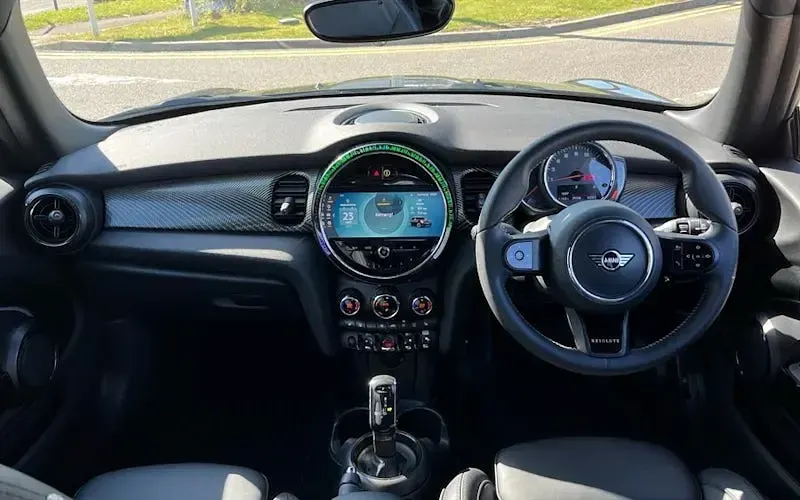 Used Mini Cooper Hatch 136 HP (100 kW) 2022 Black Hatchback