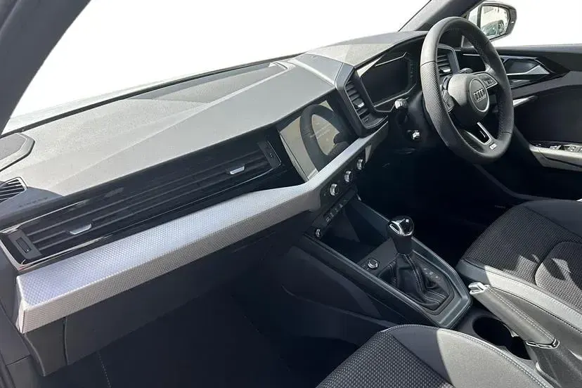Usado Audi A1 S-Line 116 CV (85 kW) 2026 Blanco SUV