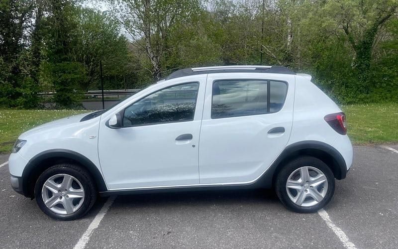 Begagnad Dacia Sandero Ambiance 90 HK (66 kW) 2015 Vit Halvkombi
