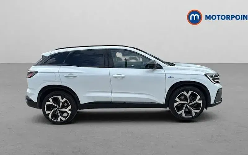 Used Renault Austral Iconic Esprit Alpine 200 HP (147 kW) 2023 White SUV
