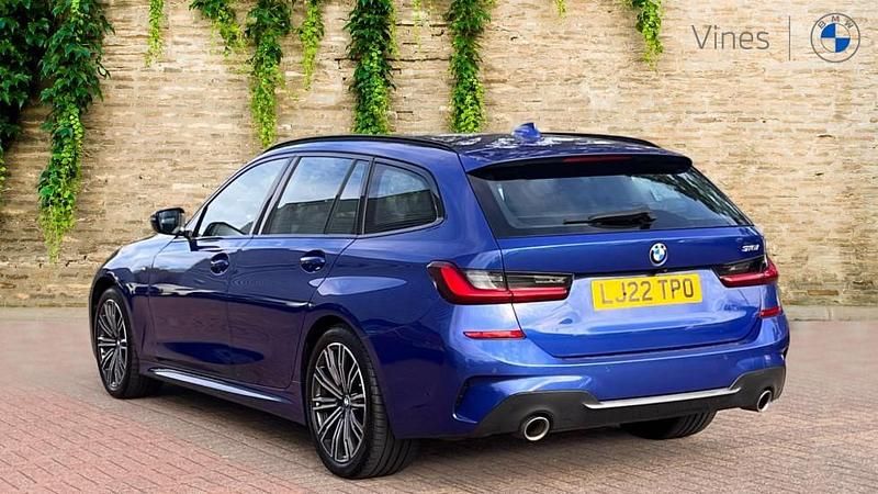 Used BMW 318 M Sport 154 HP (113 kW) 2022 Blue Estate