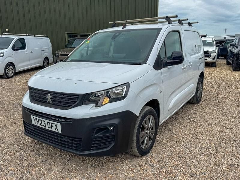 Used Peugeot Partner Premium 131 HP (96 kW) 2023 White MPV