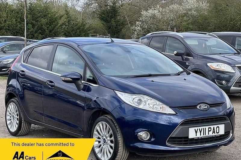 Used Ford Fiesta Titanium 70 HP (51 kW) 2011 Blue Hatchback