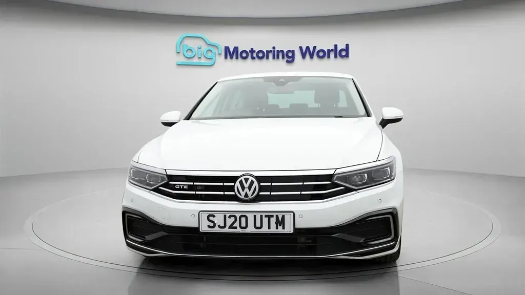 Begagnad VW Passat Advance 218 HK (160 kW) 2020 Vit Sedan