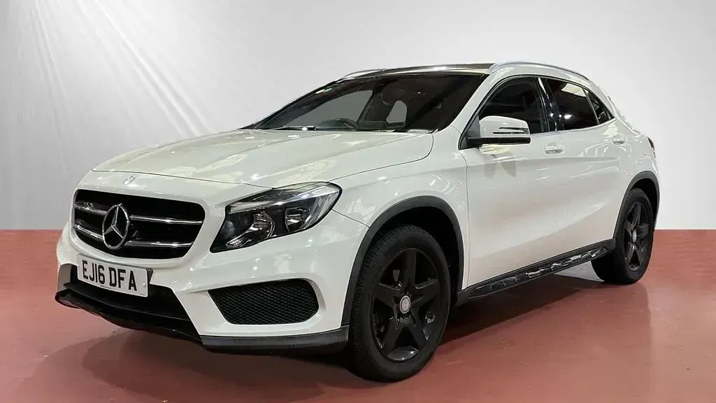 Used Mercedes GLA200 AMG line 136 HP (100 kW) 2016 White SUV