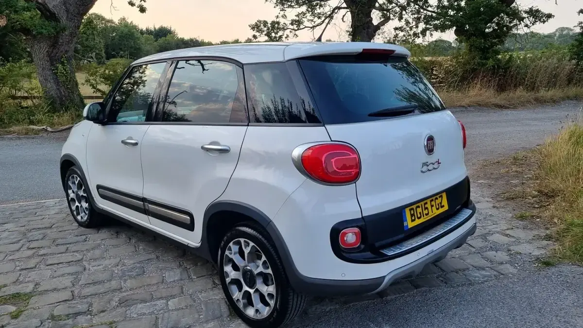 Used Fiat 500L Trekking 85 HP (62 kW) 2015 White MPV