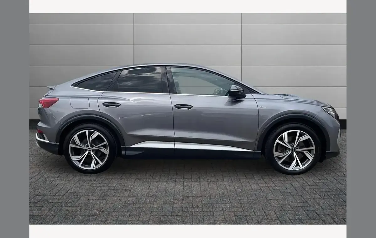 Used Audi Q4 e-tron Comfort 150 kW (204 HP) 2021 Grey SUV