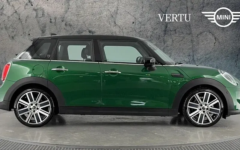 Used Mini Cooper Exclusive 136 HP (100 kW) 2023 Green Hatchback