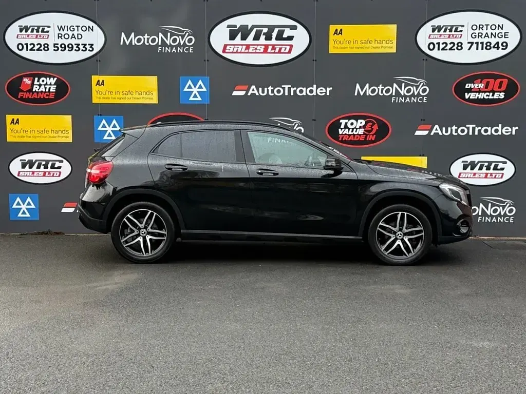 Usado Mercedes GLA180 Urban 122 HP (89 kW) 2018 Preto SUV