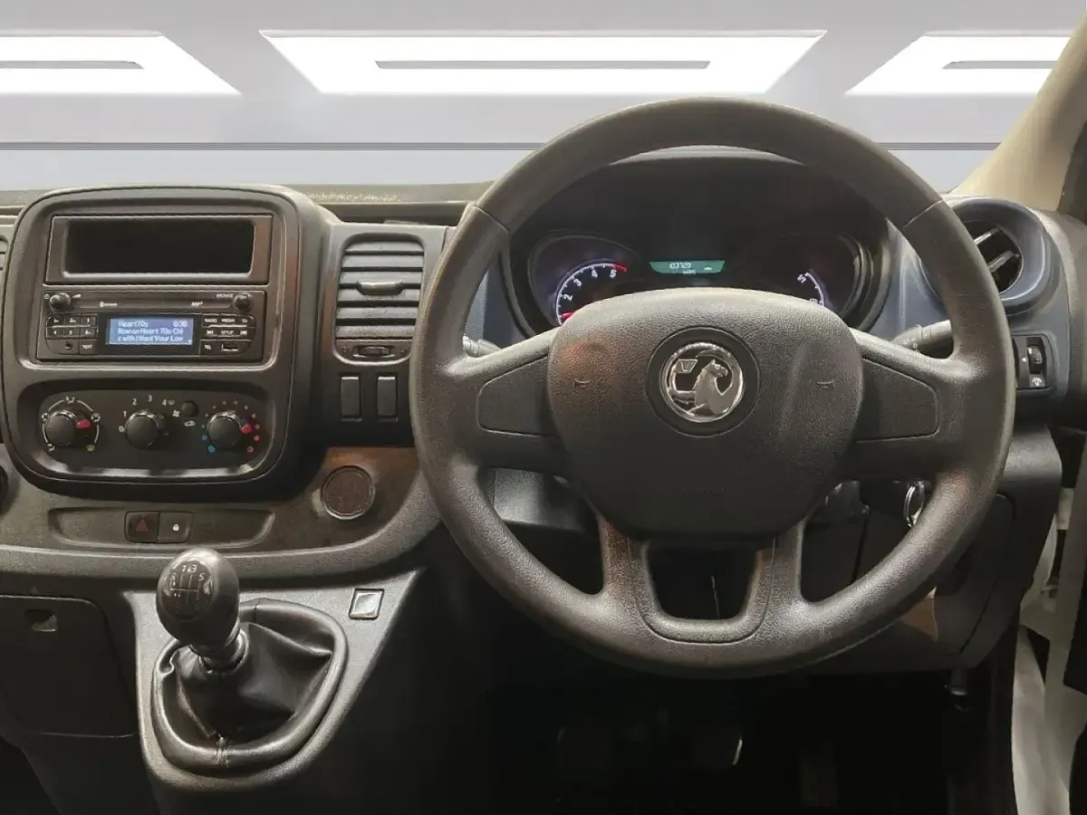 Used Vauxhall Vivaro 120 HP (88 kW) 2018 White