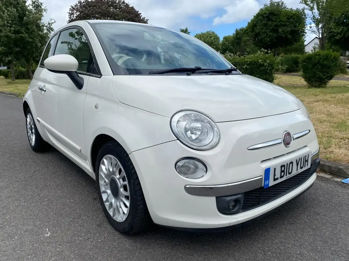 Used Fiat 500 69 HP (50 kW) 2010 White Hatchback