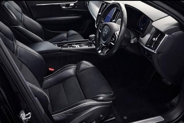 Used Volvo V90 R-Design 235 HP (172 kW) 2017 Black Estate
